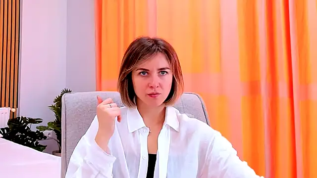 EmeraldGlow online show from 5, 4, 2026