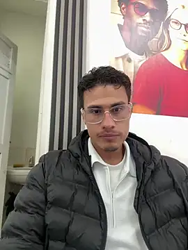 Snapshot of Latin_Paisa_Boy chatting on 4, 5, 2026 Latin Paisa Boy online show from 4, 5, 2026