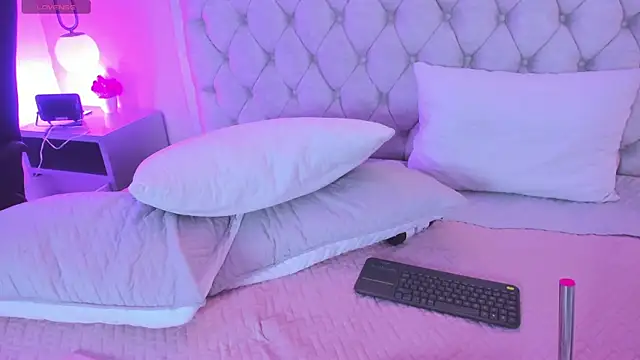 Chloe dolls18 online show from 6, 1, 2026