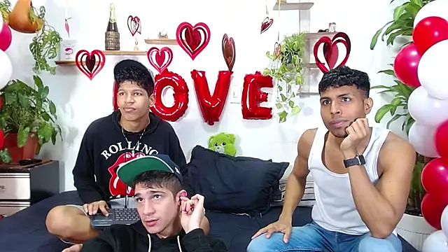 Interracial Snow Bunny online show from 15, 2, 2026