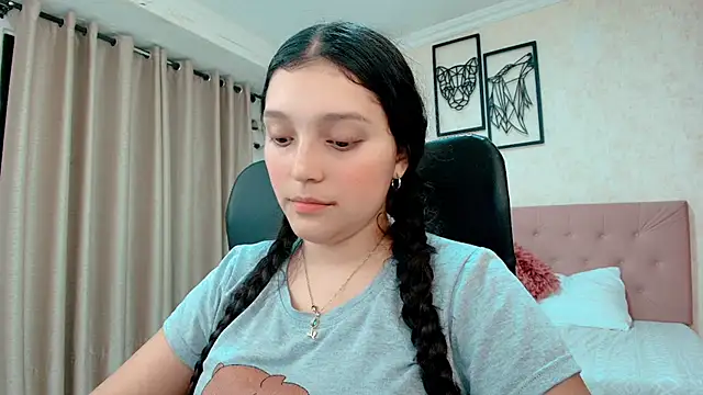 Snapshot of littlemolly_walcott chatting on 3, 3, 2026 littlemolly walcott online show from 3, 3, 2026