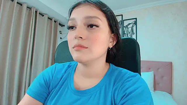 Snapshot of littlemolly_walcott chatting on 7, 7, 2026 littlemolly walcott online show from 7, 7, 2026