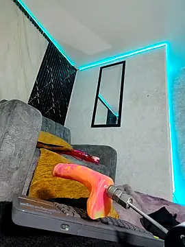 Isis Hot   online show from 19, 4, 2026