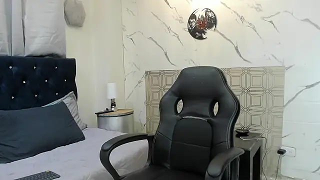 asher lux online show from 7, 4, 2026