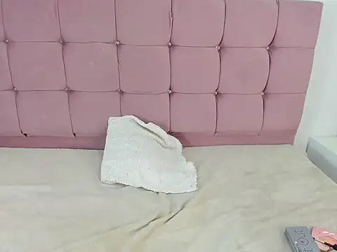 MiaKleinX online show from 13, 2, 2026