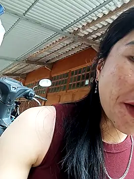 Snapshot of Hiniyk2 chatting on 4, 5, 2026 Hiniyk2 online show from 4, 5, 2026