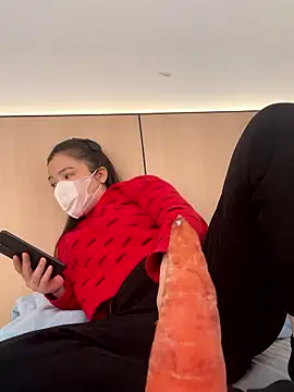 Faded pink online show from 13, 1, 2026