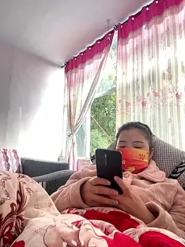 Faded pink online show from 16, 1, 2026