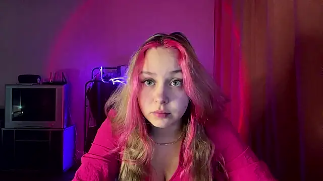 Snapshot of ZoraDearmon chatting on 7, 2, 2026 ZoraDearmon online show from 7, 2, 2026