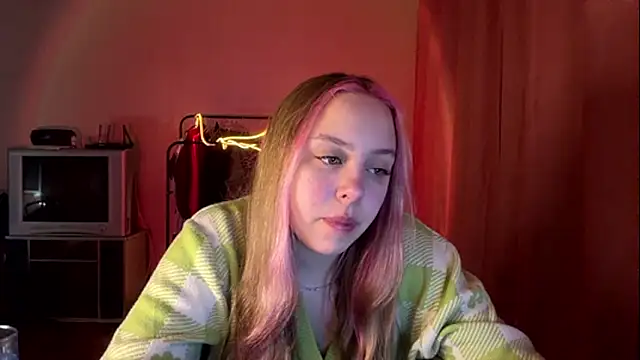 Snapshot of ZoraDearmon chatting on 13, 2, 2026 ZoraDearmon online show from 13, 2, 2026