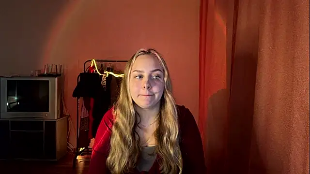 Snapshot of ZoraDearmon chatting on 3, 3, 2026 ZoraDearmon online show from 3, 3, 2026