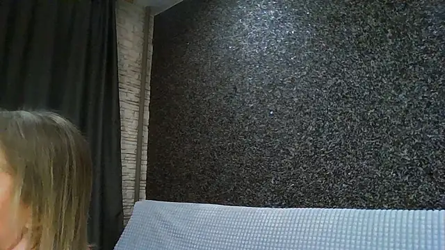 Amanda Luxe online show from 6, 1, 2026