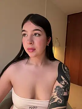 evelynrosess1 online show from 2, 4, 2026