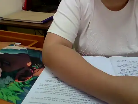 Sarah no land online show from 24, 4, 2026