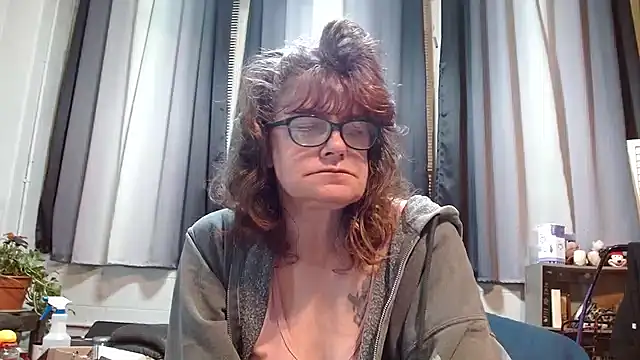 Snapshot of ladylavende3 chatting on 16, 2, 2025 ladylavende3 online show from 16, 2, 2025