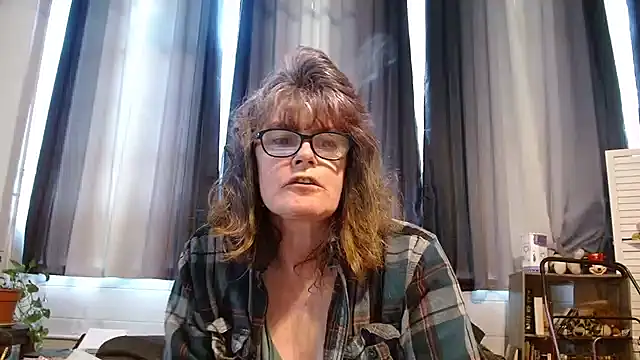 Snapshot of ladylavende3 chatting on 8, 3, 2025 ladylavende3 online show from 8, 3, 2025