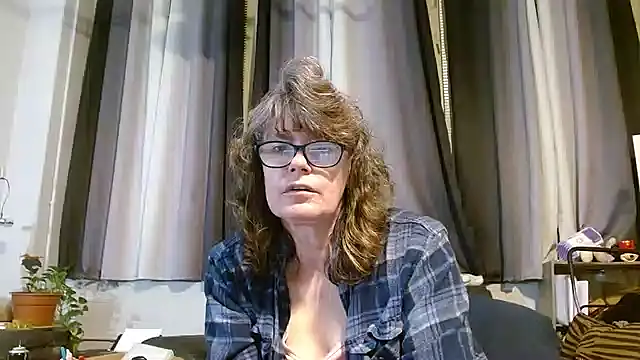 Snapshot of ladylavende3 chatting on 20, 3, 2025 ladylavende3 online show from 20, 3, 2025