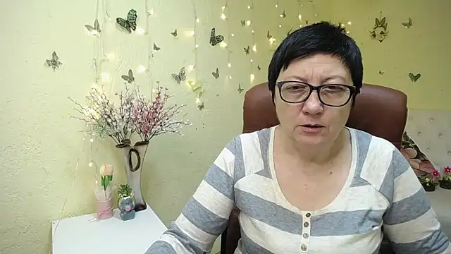 Snapshot of EmilyL0ve chatting on 21, 4, 2026 EmilyL0ve online show from 21, 4, 2026