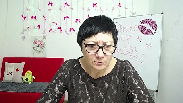 Snapshot of EmilyL0ve chatting on 29, 4, 2026 EmilyL0ve online show from 29, 4, 2026