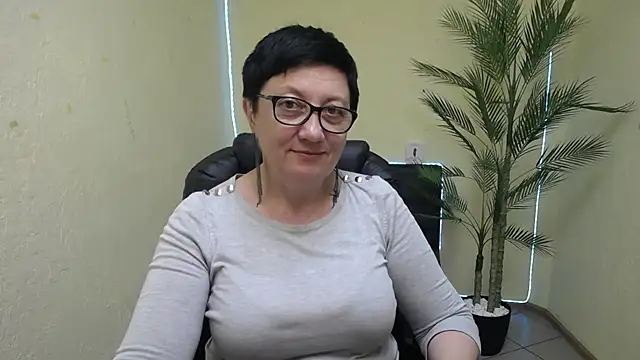 Snapshot of EmilyL0ve chatting on 31, 5, 2026 EmilyL0ve online show from 31, 5, 2026