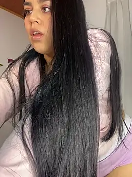 sophyy white online show from 3, 7, 2026