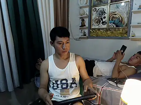 xfuckerboyx online show from 4, 8, 2026