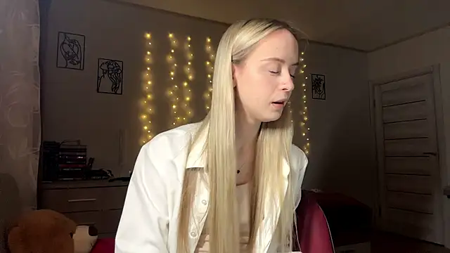 LatashiaOrcutt online show from 15, 1, 2026