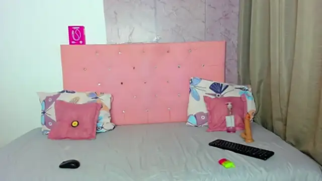 alessia villa  online show from 10, 4, 2026