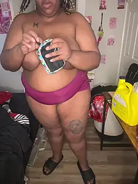 Chocolatebunnyxx96 online show from 13, 3, 2026