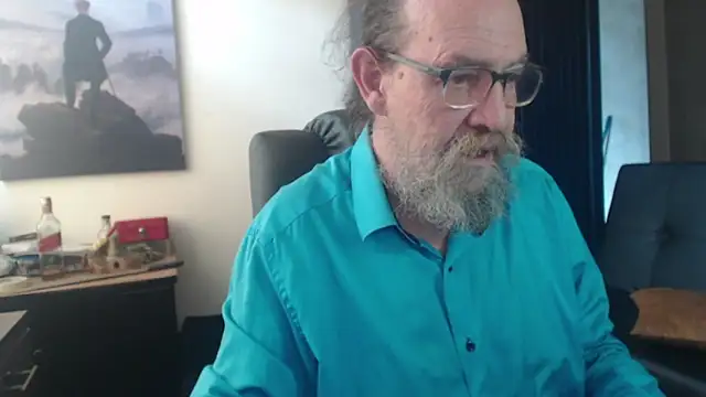 Uncle Hottie online show from 28, 6, 2026
