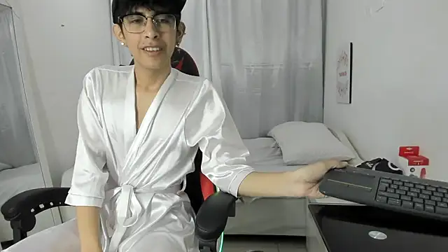 julian xx online show from 17, 3, 2026