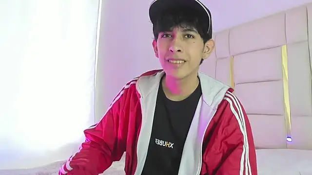 Snapshot of julian_xx chatting on 1, 6, 2026 julian xx online show from 1, 6, 2026