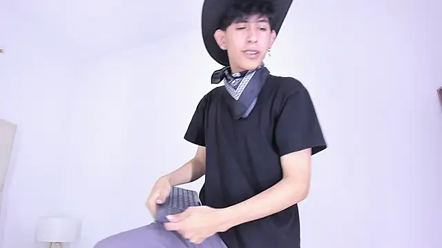 Snapshot of julian_xx chatting on 16, 7, 2026 julian xx online show from 16, 7, 2026