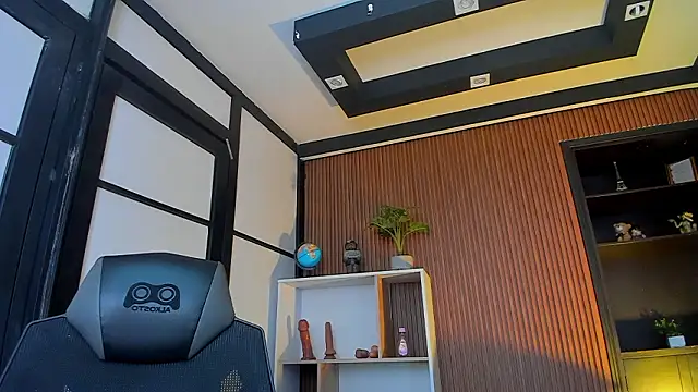 ThaliaBrookss  online show from 24, 3, 2026