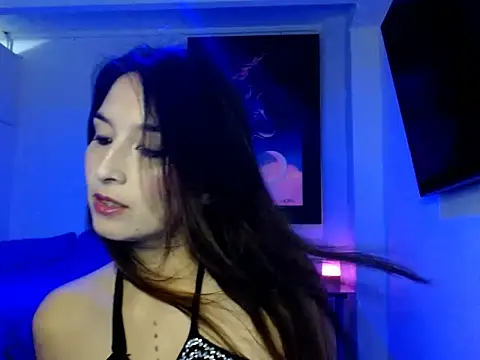 Almaglow  online show from 18, 3, 2026