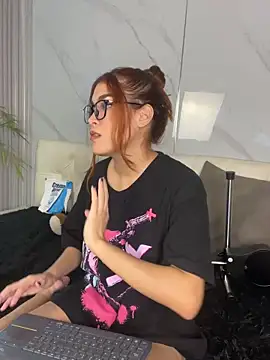 CrystalFairy007 online show from 13, 4, 2026