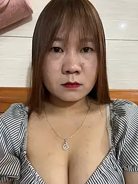 Snapshot of Liness101 chatting on 6, 2, 2026 Liness101 online show from 6, 2, 2026