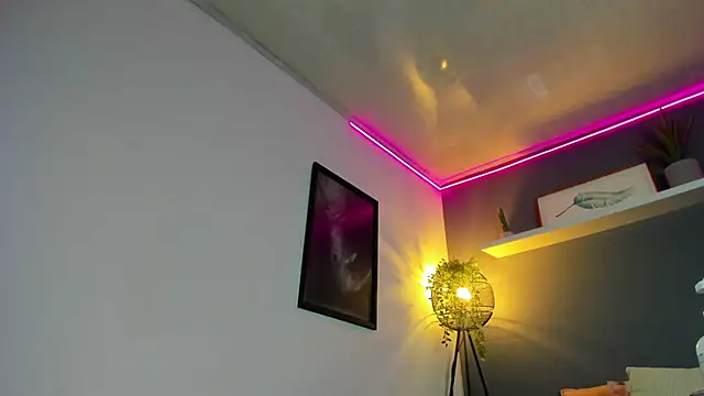 Kira Exe  online show from 1, 4, 2026