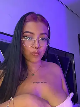 queen of you heart online show from 4, 3, 2026