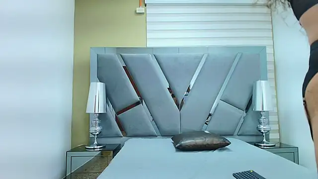 Atenea sexxx online show from 20, 4, 2026