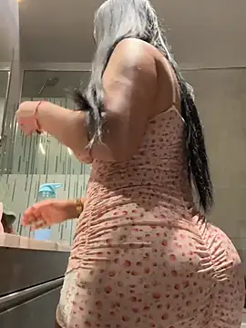 nataliia queen  online show from 5, 4, 2026