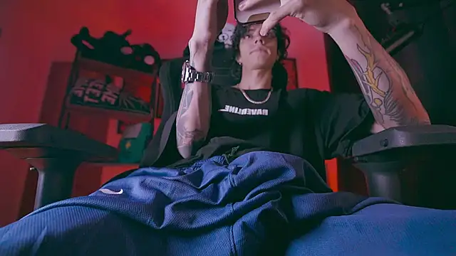 Olliver   y online show from 8, 4, 2026