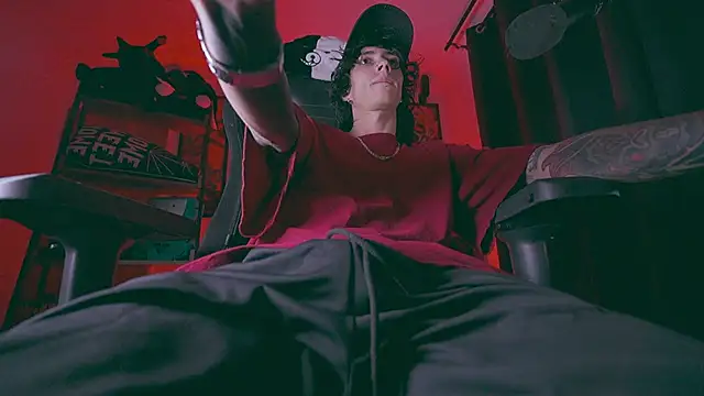 Olliver   y online show from 19, 4, 2026