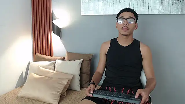 Julian Dark  online show from 13, 2, 2026