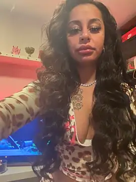 Snapshot of sweetxlayla chatting on 6, 3, 2026 sweetxlayla online show from 6, 3, 2026