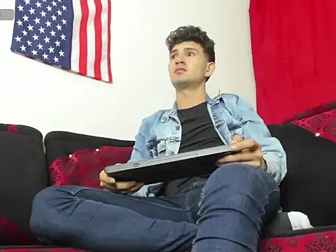 Snapshot of camilo_model chatting on 14, 1, 2026 camilo model online show from 14, 1, 2026