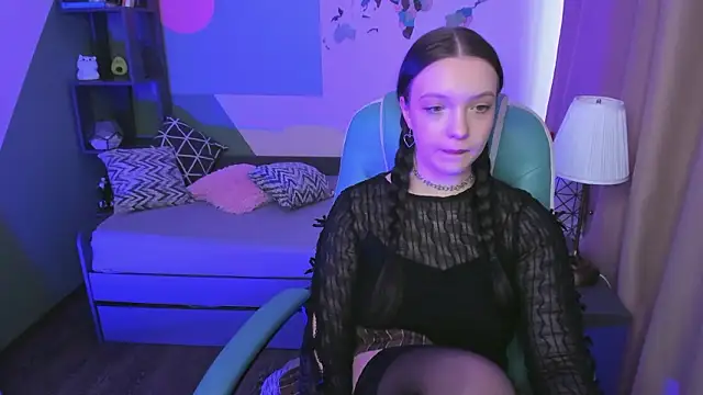 Snapshot of Emily_tender chatting on 8, 2, 2026 Emily tender online show from 8, 2, 2026