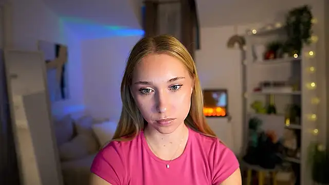 MilaBunny2000 online show from 24, 2, 2026