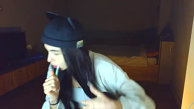 Vlada Elfie online show from 24, 4, 2026