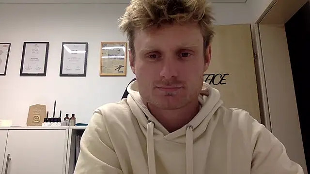 Fitlover1994 online show from 5, 1, 2026